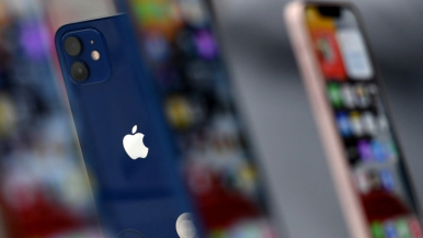 Apple технически может отключить свои смартфоны в России, заявили в Роскачестве